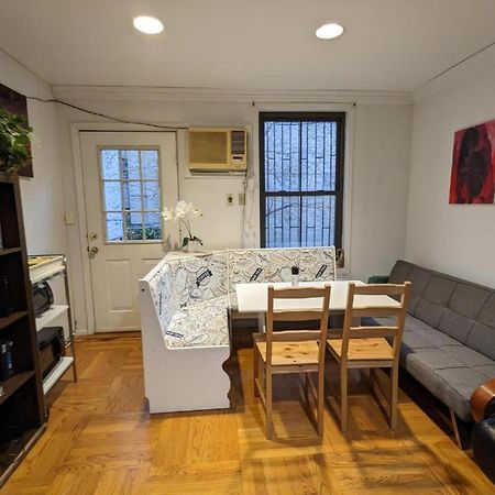 Fawlty Towers In Williamsburg Apartment New York Exterior foto